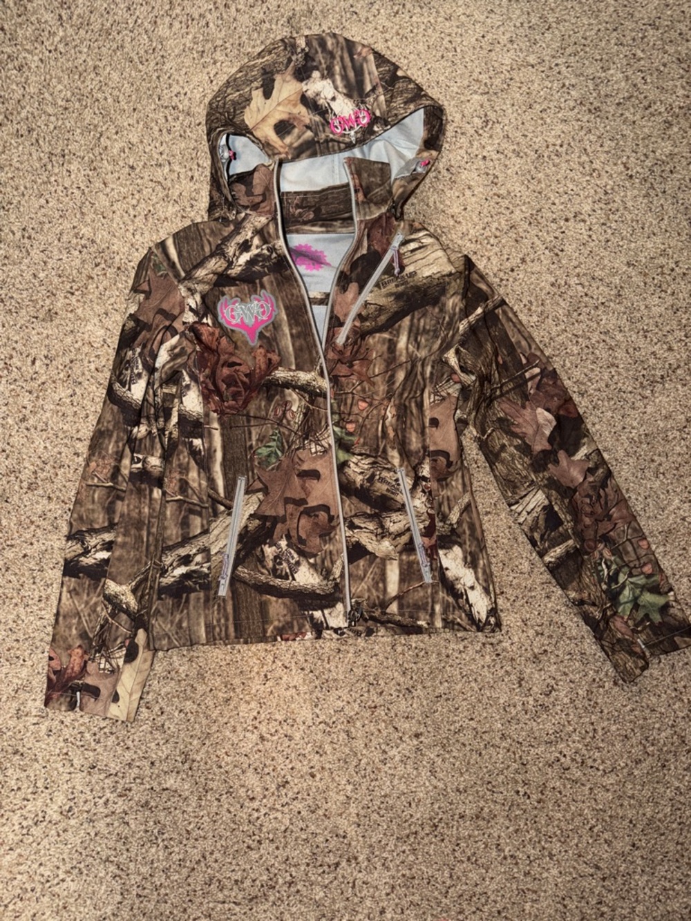 Girls With Guns Women's Camo Hooded waterproof Jacket with Pink Accent
